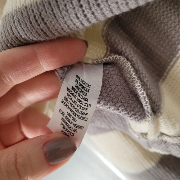 Striped sweater - Picture 4 of 4